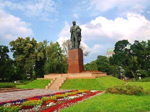 Shevchenko_park_2016.jpg