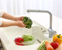 мити овочі.jpg