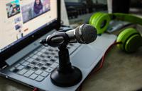 microphone-on-laptop-1212829.jpg