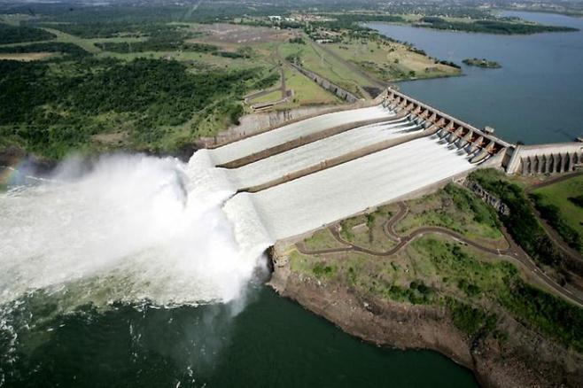 Itaipu-dam.jpg
