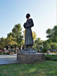 Пам'ятник_Григорію_Сковороді_1.jpg