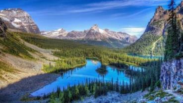 Rocky-Mountains-Picture-The-Tiverton-Foundation-Background-Image.jpg