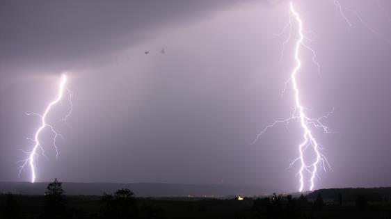 Lightning_14.07.2009_20-42-33.JPG