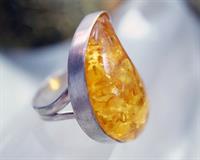 бурштинова каблучка.jpg