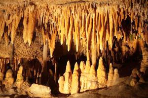 Сталактит и сталагмит 3.jpg